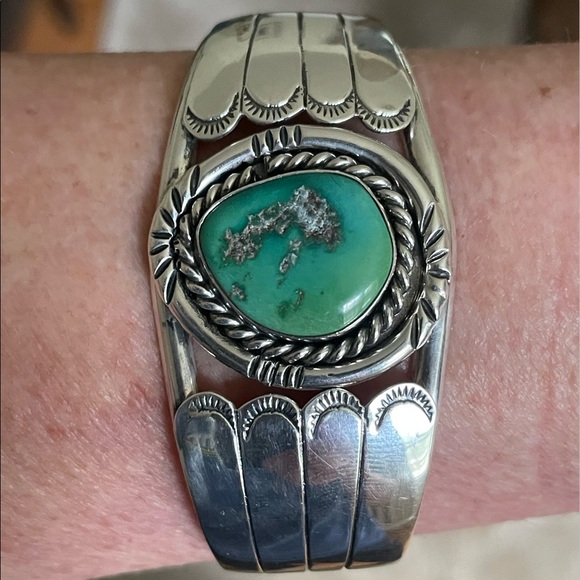 Native American High Grade Turquoise Sterling Cuff Bracelet 26g - Picture 3 of 12
